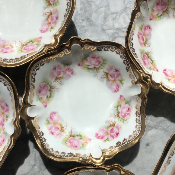 Berry Bowl & serving dishes - Picture 3 of 7